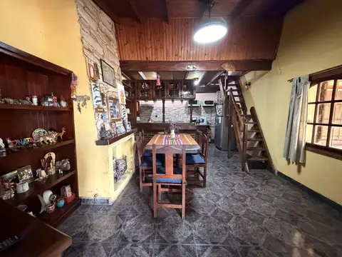 Casa 6 ambientes con 3 baños
