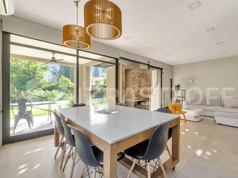 Casa en venta en lote central en Manzanares Chico