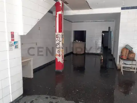 Casa 10 ambientes con 3 baños