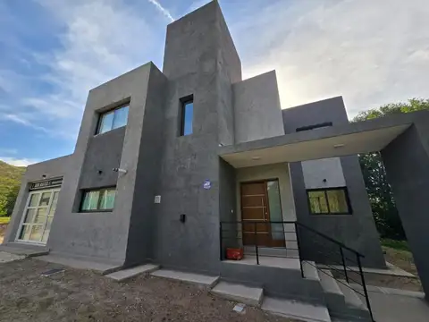 Casa en Venta en Juana Koslay, Juan Martín de Pueyrredón