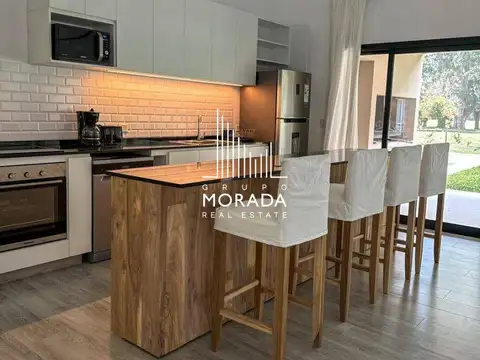 Casa 5 ambientes con 4 baños