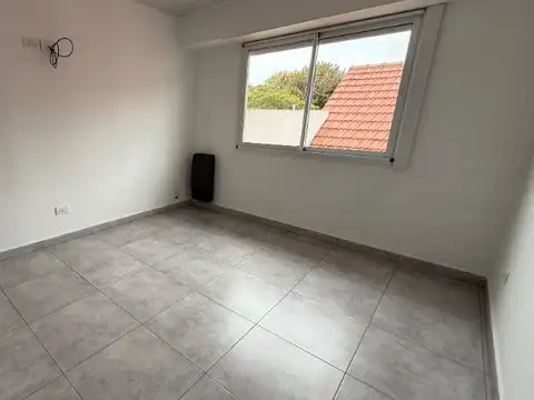 Depto Tipo Casa en Alquiler de 2 ambientes