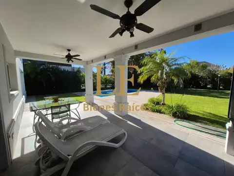 Casa en Venta en Septiembre, USD 428.000