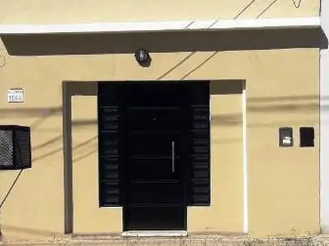 Ph independiente de dos ambientes al frente.
