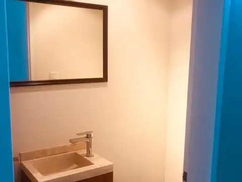 CASA EN VENTA 5 AMBIENTES EN SOLAR DEL BOSQUE