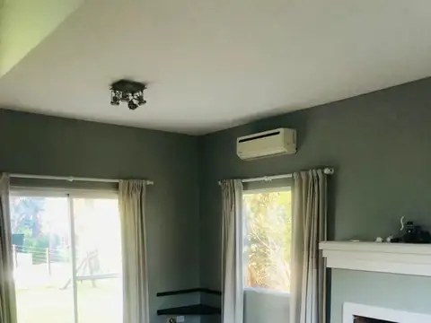 Casa en Venta en Solar Del Bosque, USD 240.000