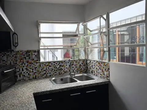 PH 2 AMBIENTES EN VENTA CON QUINCHO Y PATIO – VILLA LURO