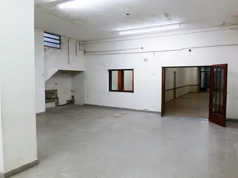 Casa en Venta con 8 cocheras