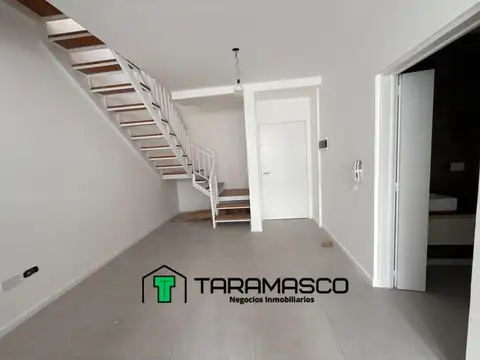 Depto Tipo Casa en Venta de 2 ambientes