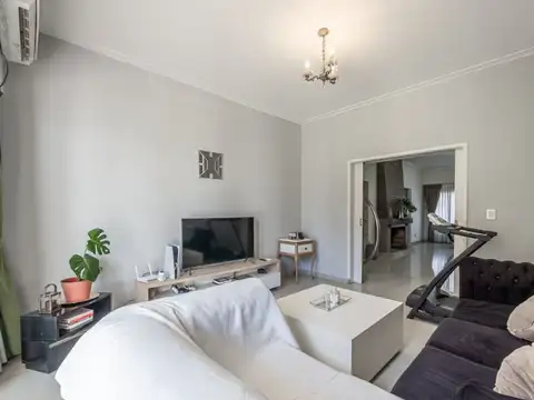 VENTA CASA 7 AMB. VILLA SARMIENTO-PILETA-PARRILLA