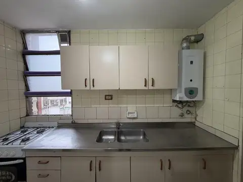 Alquiler Santa Fe 2141 3 Dorm Piso 6 al frente s/balcón con cochera