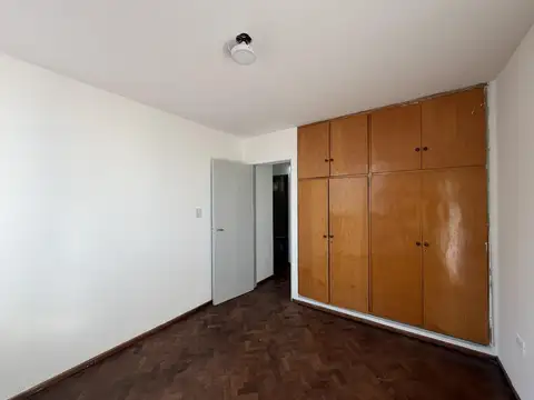Alquiler Santa Fe 2141 3 Dorm Piso 6 al frente s/balcón con cochera