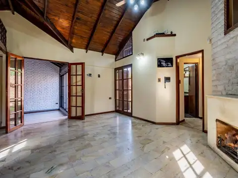 Casa en Venta con 1 cochera