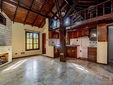 Casa 6 ambientes con 2 baños