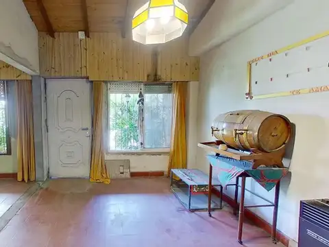 Casa 4 ambientes con 2 baños