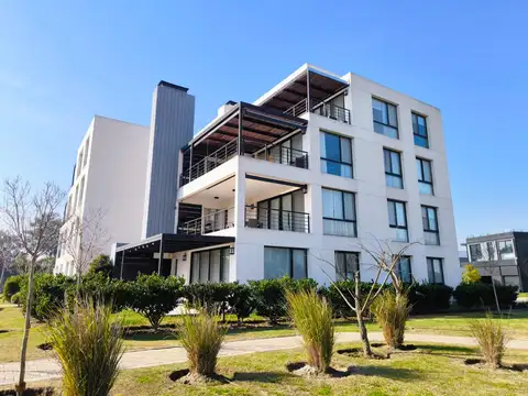 Venta, Excelente departamento de 2 amb c/ amarra propia, cochera y baulera en Barrio Naútico Canal,