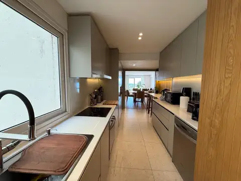 Departamento en Alquiler con 1 cocheras