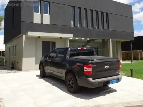 Casa en Venta en Las Golondrinas - 3 dormitorios