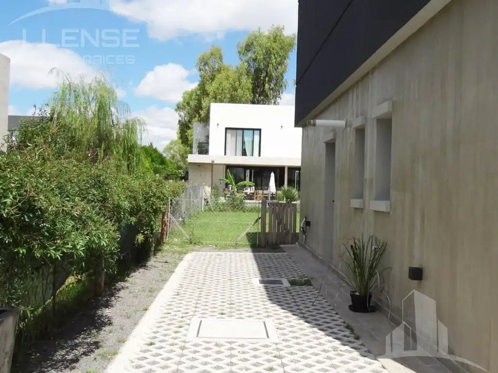 Las Golondrinas - 3 dormitorios con cochera