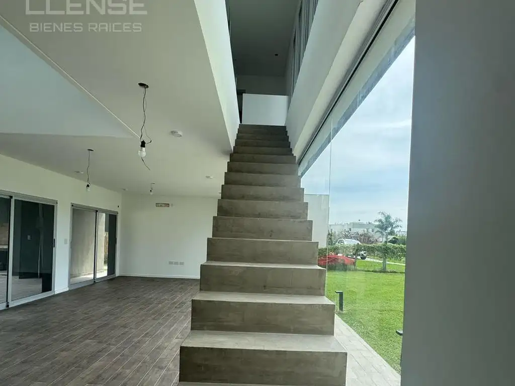 Casa en Venta - Las Golondrinas