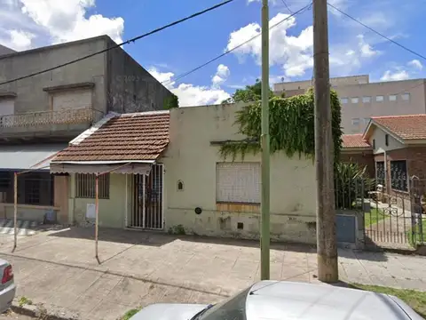 Casa a refaccionar a la venta