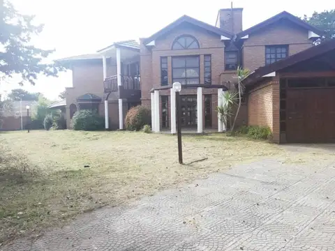 Casa en venta - 5 habitaciones 5 baños - 3 cocheras  - 480mts2 - Mar De Ajo