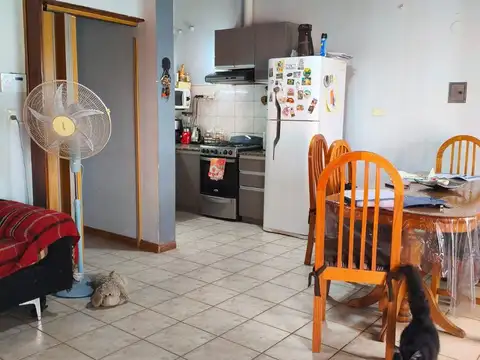 Casa 8 ambientes con 1 baño