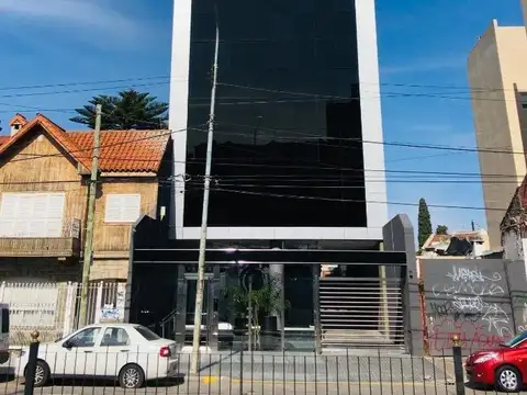 Alquiler de moderna oficina en Ramos Mejia Sur