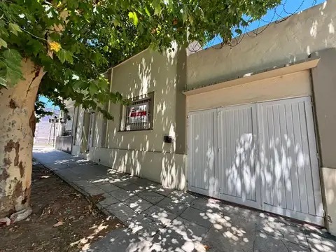 CASA 2 AMBIENTES Y MEDIO, ENTRADA DE COCHE, PATIO Y TERRAZA 