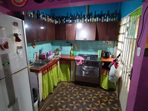 Casa 3 ambientes con 1 baño