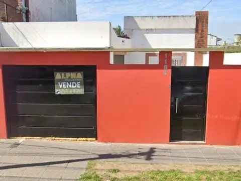 Casa de 4 ambientes con garaje en venta || Nuevo valor!