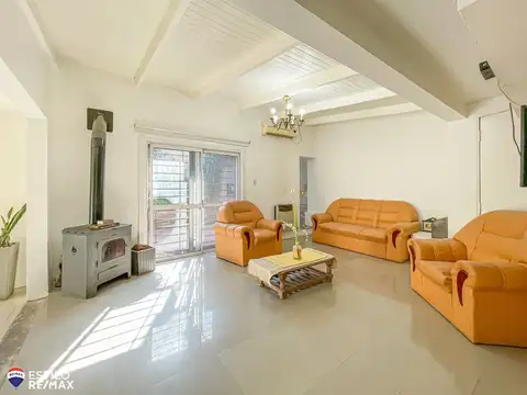 VENTA CASA con PILETA + 3 CONSULTORIOS - LA PLATA