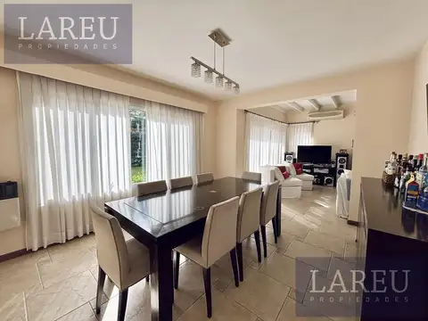 Casa 5 ambientes con 3 baños