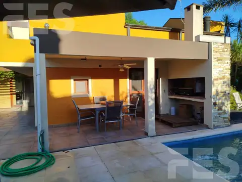 Casa en Venta con 1 cochera
