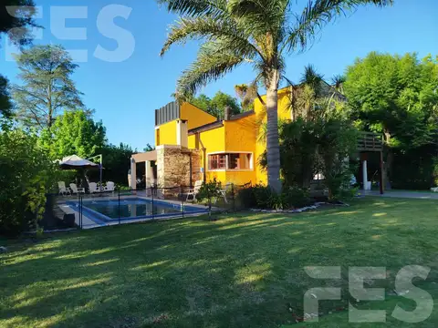 Av Soberania Nacional 598 , Country Club El Paraiso al 500