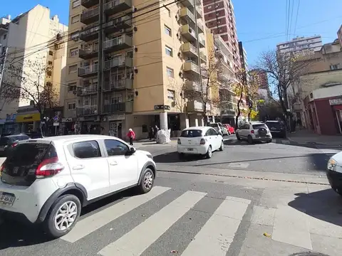 ALQUILER DEPARTAMENTO DE TRES AMBIENTES AMPLIO Y LUMINOSO EN BELGRANO