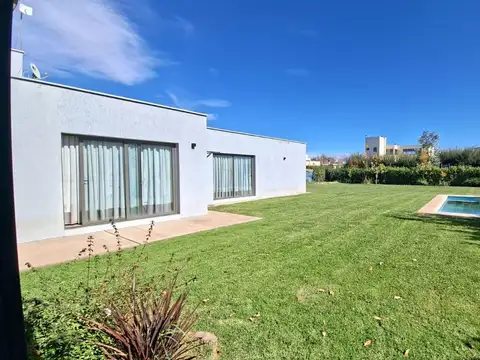 Casa en Venta en Lujan de Cuyo, USD 240.000