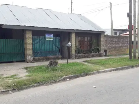 Casa en venta en Burzaco