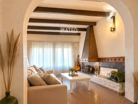 Casa 5 ambientes con 3 baños