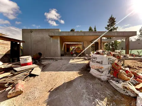 Casa en Venta llave en mano Miralagos 1 de 3 dormitorios, galeria y pileta