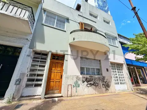 ph en venta en pleno centro Platense.