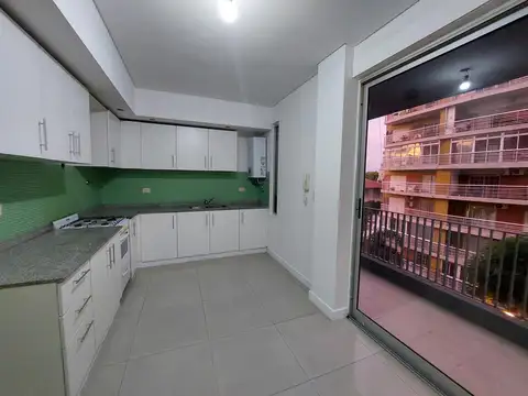 Departamento en Alquiler en Villa Ballester, $ 700.000