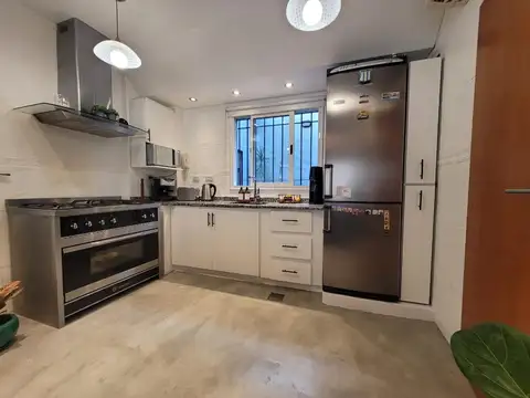 Depto Tipo Casa en Venta con 1 cocheras