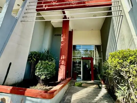 AMPLIO MONOAMBIENTE CON BALCON AL FRENTE
