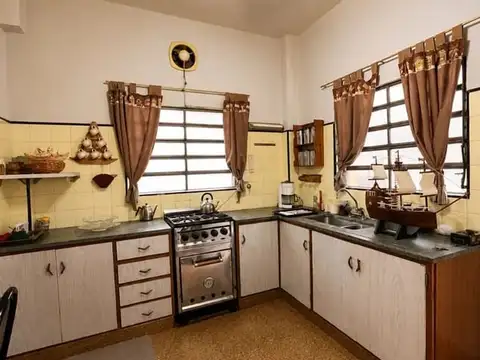 Casa 3 ambientes con 2 baños