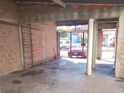12  y 85  ( la plata  Villa Elvira )