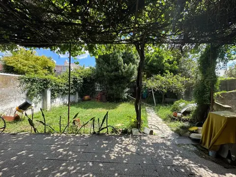 VENTA CASA 3AMB PARQUE COCHERA TERRAZA A REFACCION