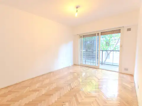 Mariano Acosta 100, Piso 1