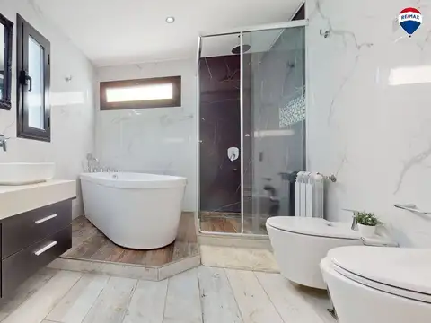 Casa 4 ambientes con 4 baños