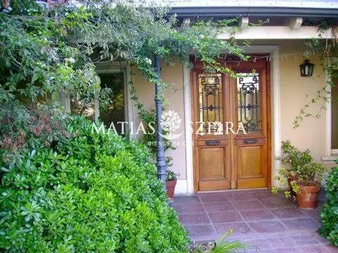 Casa 6 ambientes con 5 baños